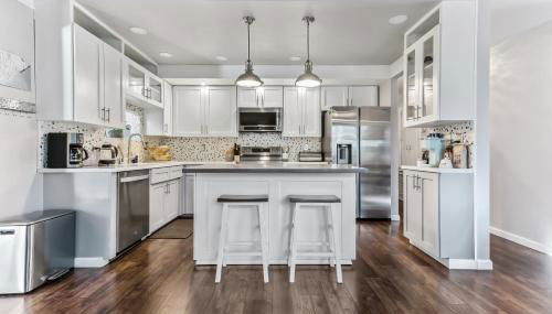 Fully-Stocked, Pet-friendly, Relaxing Home Near Yosemite and Bass Lake - Foto 5, stove, dishwasher, pet friendly, toaster, minibar