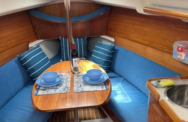 DeepBlue sail boat - Photo 13