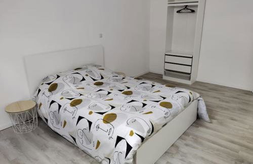 Spacieux appart 5 mins de valenciennes et garage - Foto 17