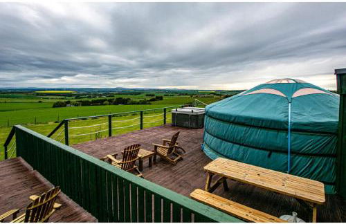 Orange Yurt With Hot Tub- Sleeps 3, Parking & Pets - Foto 6