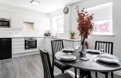 Waterfront 2 Bed Apartment - Free Parking & Wi-Fi - Foto 3