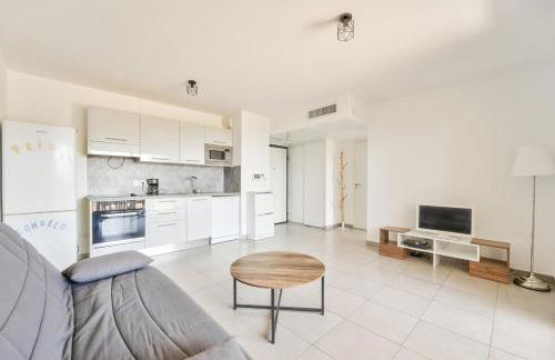 Lovely 1BR with garden, private parking & Sea View - Foto 9