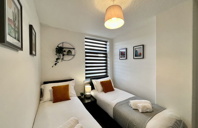 Bramhall House - Photo 10