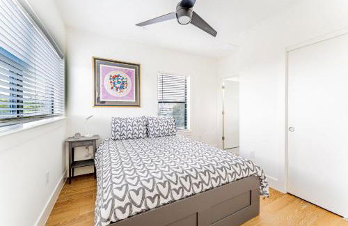 Luxe East Downtown 3BR Condo, Walk to Bars, Restaurants, Shops - Foto 4