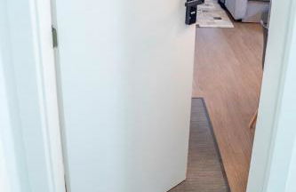 Gleba com ar-condicionado na sala e quarto, sacada e piscina - Foto 19