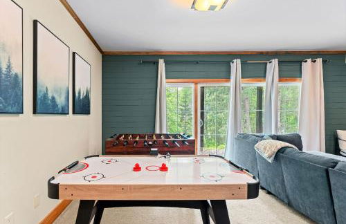 Gorgeous 5 Bdr with Hot Tub - Walk to Holi-Mont! - Foto 7