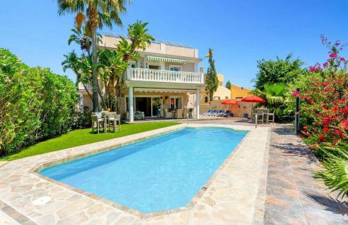 Villa Paraisos Sol by Villa Plus - Photo 1