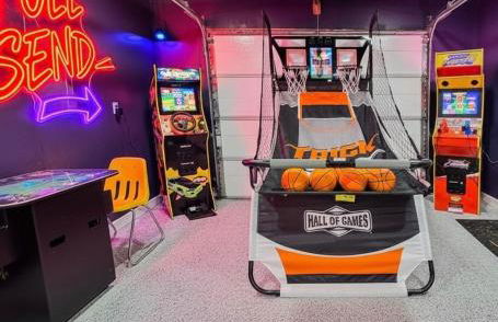 HeartOfRockfrd/NEXPlayground/IndoorHotTub/GameRoom - Foto 4