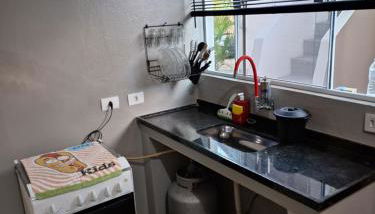 Kitnet Completa perto da Praia e do Centro, Roupas de Cama e Banho - Foto 5