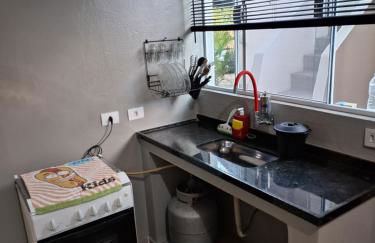 Kitnet Completa perto da Praia e do Centro, Roupas de Cama e Banho - Foto 5