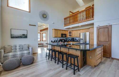 Scenic Flagstaff Home with Hot Tub and Mountain Views - Foto 3