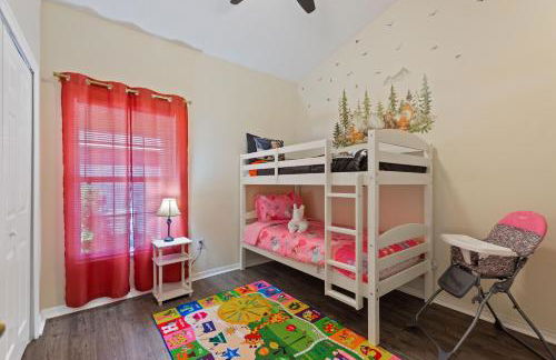 Luxe 3BR 2BA Oasis with Pool & Designer Touches, Disneyland, Legoland - Foto 7