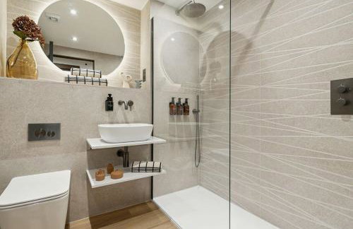 2BR West End Apartment Near Botanic Gardens - Foto 37