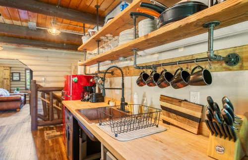 Dog Friendly Mountain Cabin with Hot Tub - Foto 12