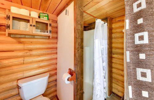 Cozy Farm Cabin - 9 Mi to Trout Creek! - Foto 15