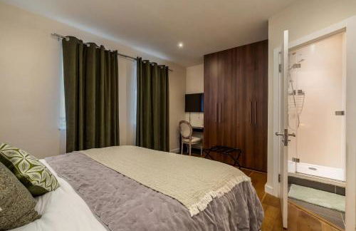 Pass the Keys Stylish Central St Albans Flat with Free Parking - Photo 17