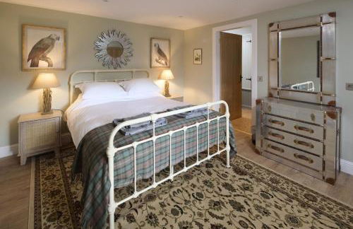 Middleton Farmhouse - Photo 6