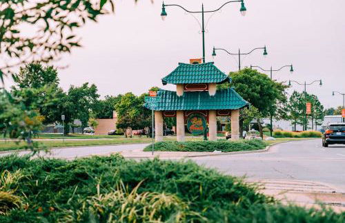 Communal Crashpad-City Card for local biz discounts - Foto 64