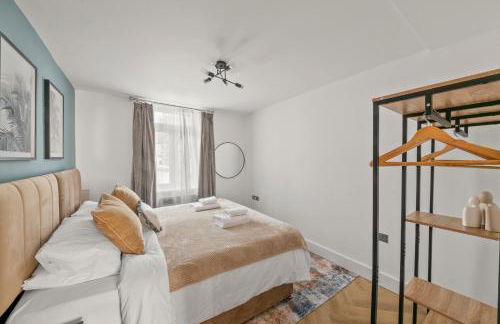 Stylish Flat I Sleeps 6 I With Parking - Photo 7