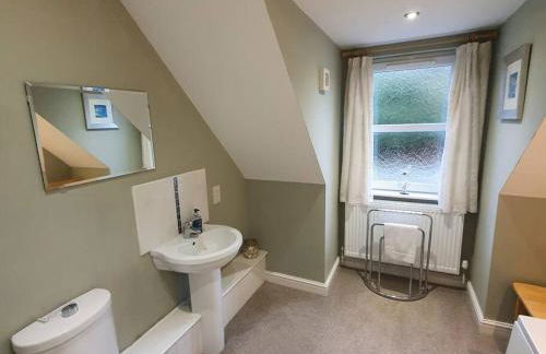 Otter House - Photo 2