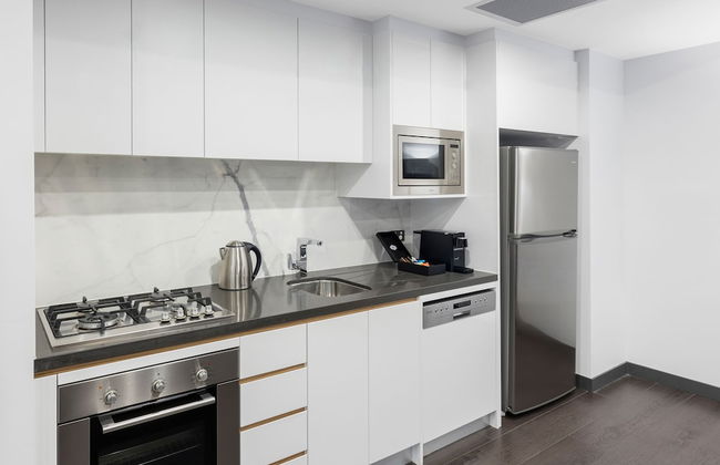 Meriton Suites Chatswood - Photo 26