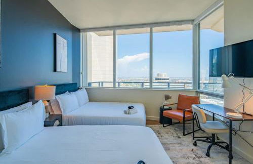 Elegant 28th Floor High Rise, Gym, Parking, Pool, Golf - Photo 30