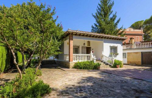 Casa San Rafael, magnífico chalet con gran jardín - Foto 1