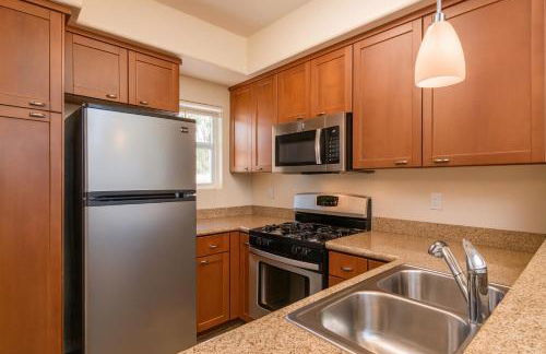 Sunny Marina Del Rey Apartment- Hot Tub, Game Room, BBQ, Projector - Photo 7