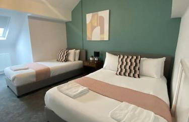 3-Bed House Near M1 & Meadowhall with Free Parking - Foto 5