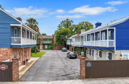 NEW Calle De Santiago in the Heart of Pensacola! - Foto 29