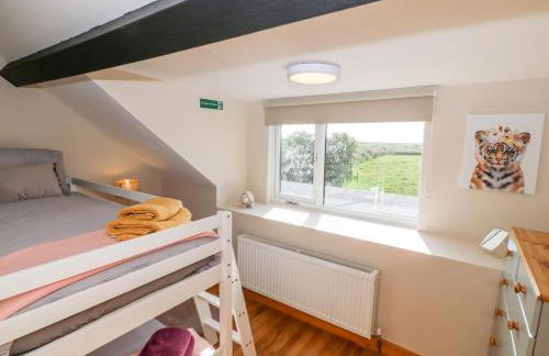 Min-y-rhos - Photo 20