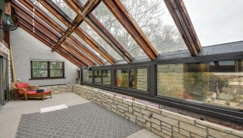 Large Home with Game Room, 4 Mi to Mississippi River - Foto 2