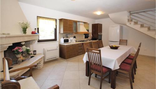 Three-Bedroom Holiday Home In Rebici - Foto 4