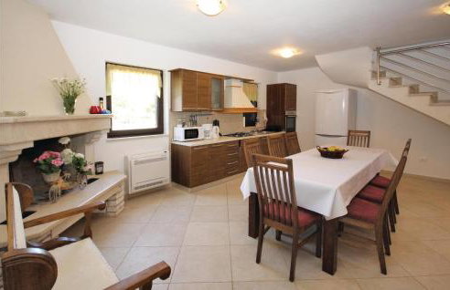 Three-Bedroom Holiday Home In Rebici - Foto 4