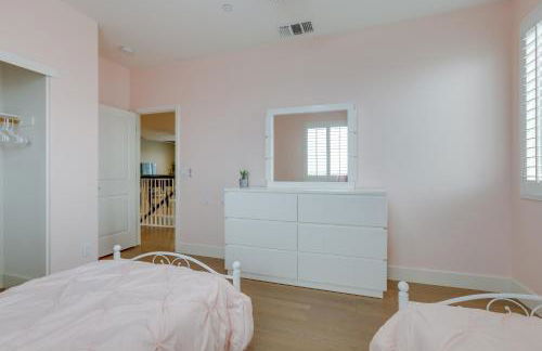 Luxe Roseville Home with Pool and Hot Tub! - Foto 25