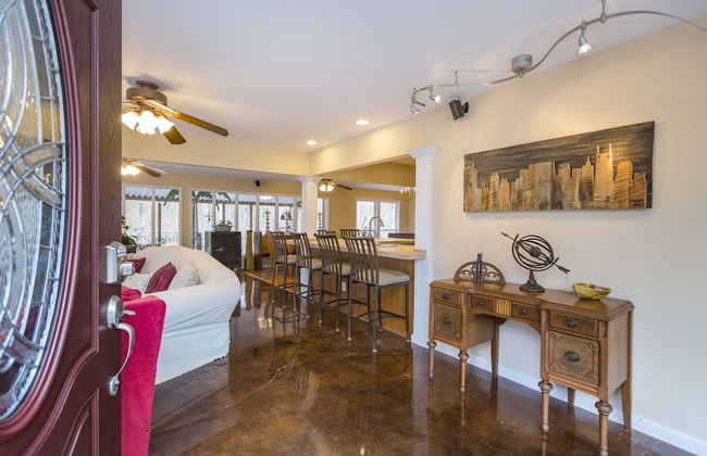 Grand Dream Vacation Home in Nashville 7+ beds! - Photo 2