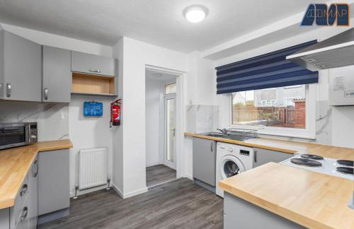 Modern 3 Bed Home in Bathgate with Garden - Photo 19