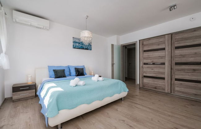 Paula - With Pool - H - Photo 6