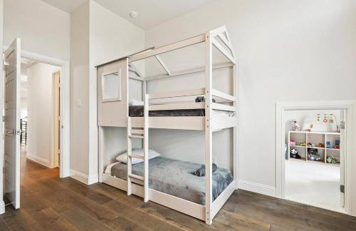 Brand New 5BD 4BA Luxury Vacation Home w Hot Tub - Foto 32