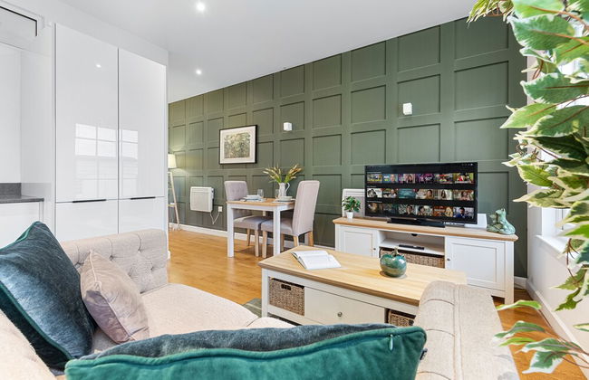 Stunning 1 Bed Apartment Near Heathrow London - Photo 12