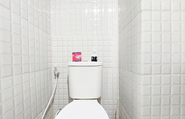 Homey And Warm Studio Apartment At Mansyur Residence - Foto 10