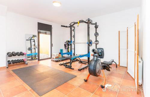 Villa Serranita - Stylish Holiday Home with Views and Air Conditioning 15 mins to Sitges - Photo 3