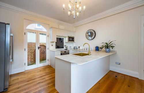 Luxury three-bedroom apartment in Nottingham City Centre - Photo 24