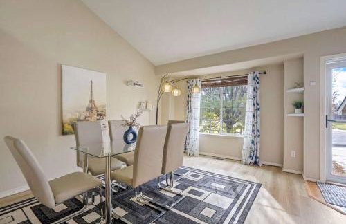 4BR w Fireplace Backyard BBQ near Peterson AFB - Foto 2