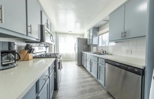 8 Beds Home with 4 Car Parking Space - Near DTLB - Foto 11