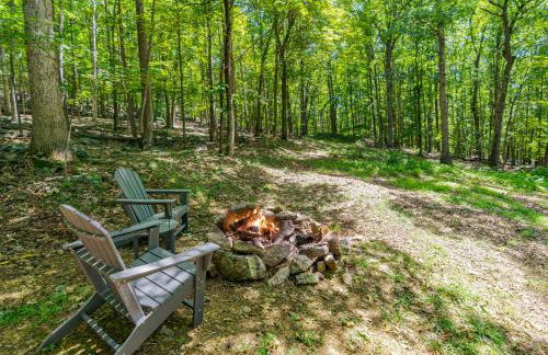 Tucked Away w Hot Tub, Fire Pit, Deck, & WiFi - Photo 23
