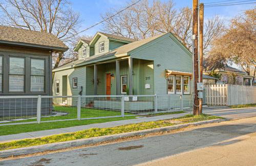 Boutique King William Complex - Photo 2