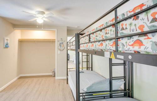 Hemphill Vacation Rental with Pool, Walk to Lake! - Foto 15