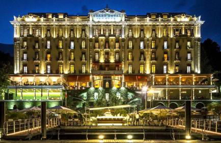 State of the art home suite with 180 degree panoramic lake view, pool and spa sleeping up to 10 guests by Italian Apartments - Foto 52