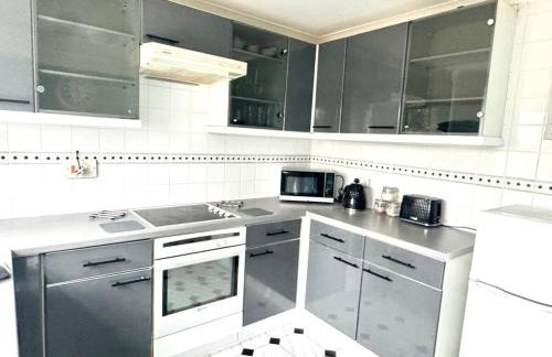 Homely 2 bedroom house, parking - Foto 10